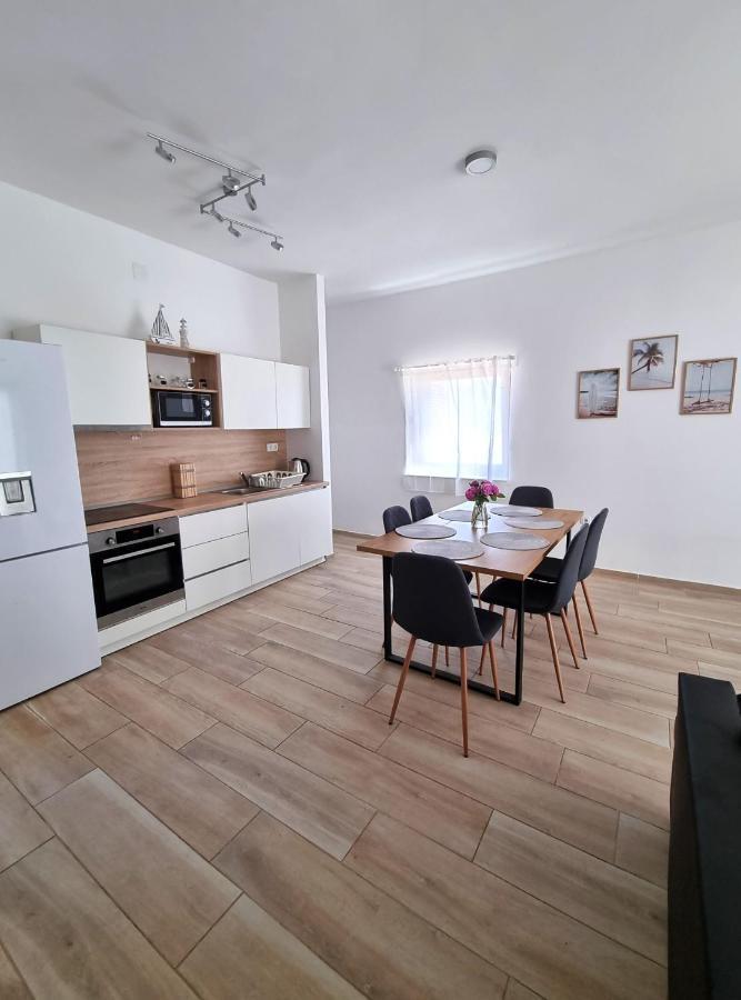 Apartments Leticia วรซี ภายนอก รูปภาพ